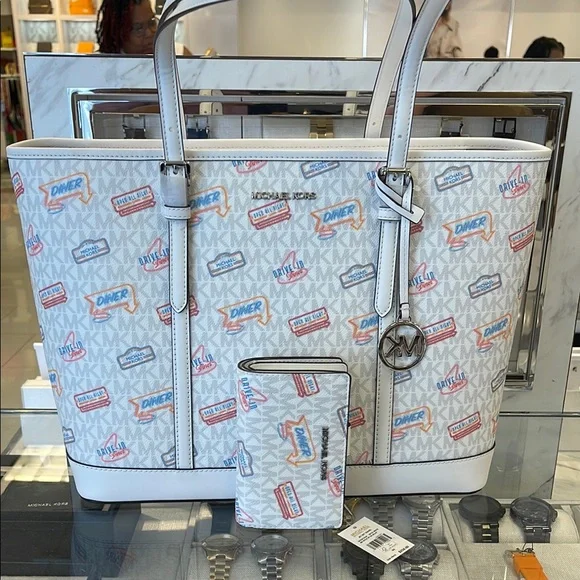 MICHAEL KORS JST Lg Printed Logo Tote Bag & MK JST Md Prntd Logo Bi-Fold Wallet - Picture 1 of 16